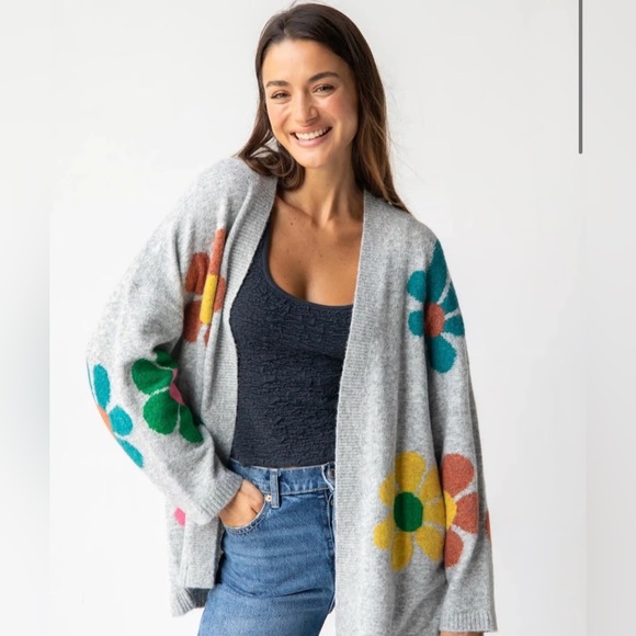 NATURAL LIFE Sweaters - New Natural Life Lexie Intarsia Size S/M Oversized Flower Power Cardigan Sweater